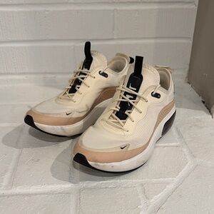 Nike Air Max Dia women’s 8
